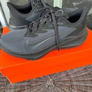 Nike Zoom Winflo 7 Women’s Size 8.5 NWB